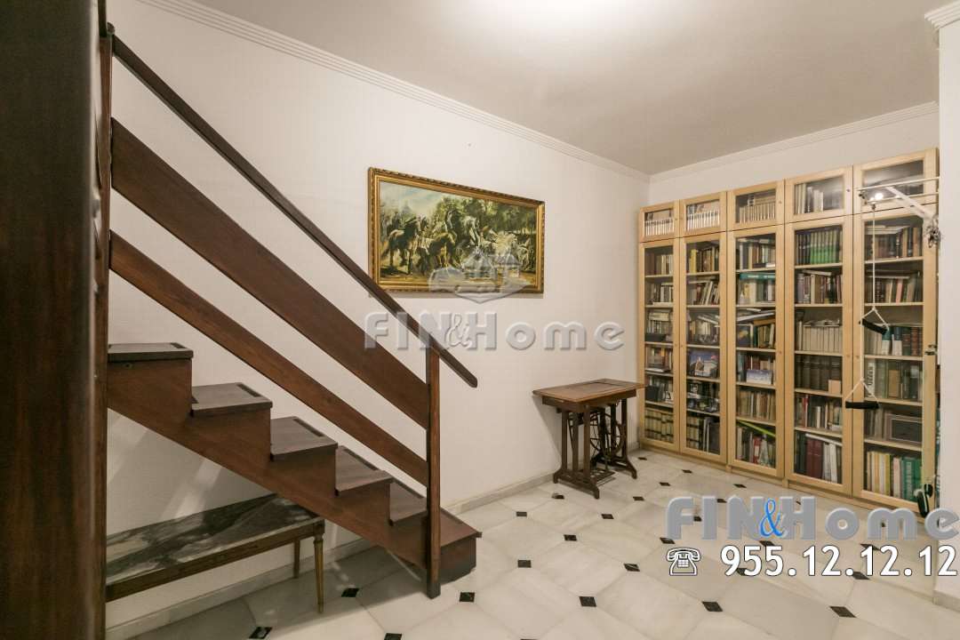Inmobiliaria FIN&Home FH03476-DOLORES-LEON-ESCALERAS-SOTANO-PARA-LA-CALLE-2 Magnífica casa independiente de cuatro plantas con ascensor, numerosas estancias y gran terraza con atico en el Barrio Leon Inmobiliaria FIN&Home FH03476-DOLORES-LEON-ESCALERAS-SOTANO-PARA-LA-CALLE-2 Magnífica casa independiente de cuatro plantas con ascensor, numerosas estancias y gran terraza con atico en el Barrio Leon